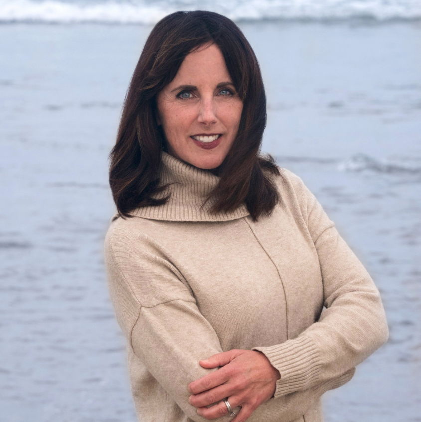 Author Talk: Meg Mitchell Moore 🏖️📚🧁 - 17 Jul 2025